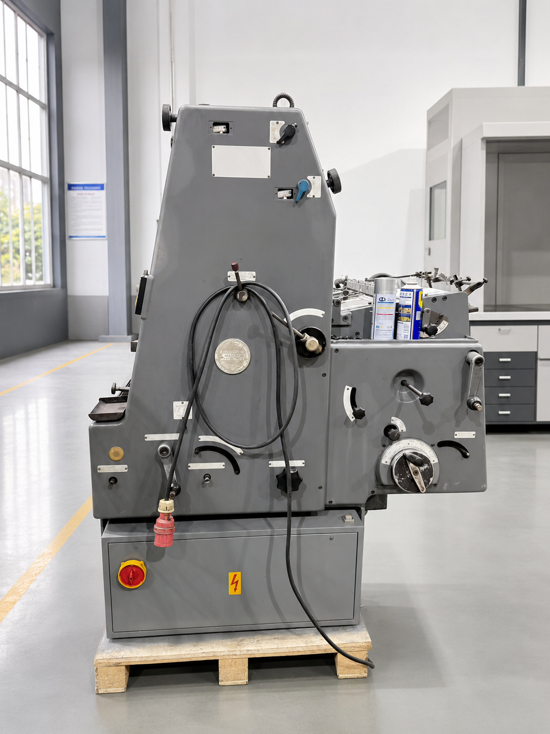 Used Heidelberg GTO46-1 printer for sale by a Chinese offset printing factory.